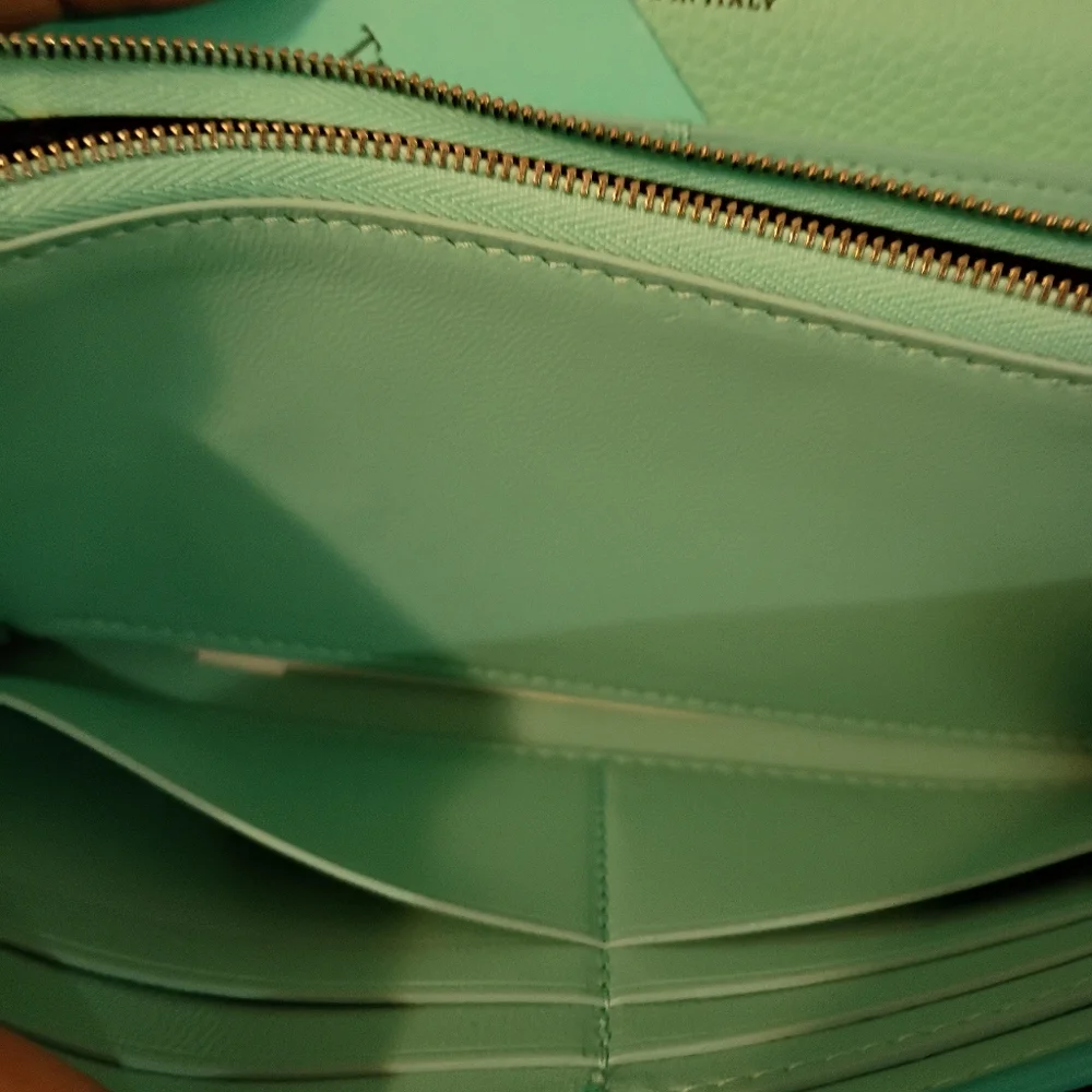 Tiffany & Co. NWOT, Women's, Continental Wallet, Snap Closure, Color Turquoise - Picture 14 of 16